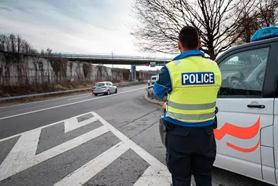 Scooterunfälle und betrunkene Fahrer: Chaos auf Freiburger Straßen!