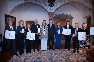 Ordensverleihung in Vaduz: Fürst Alois ehrt verdiente Bürger!