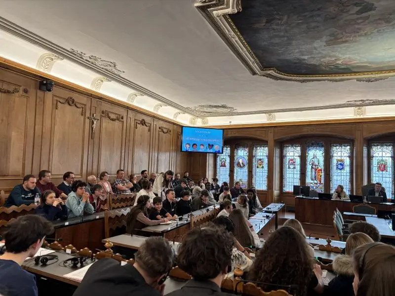 Schüler im Rathaus: Zukunft der Klassenorganisation im Fokus!