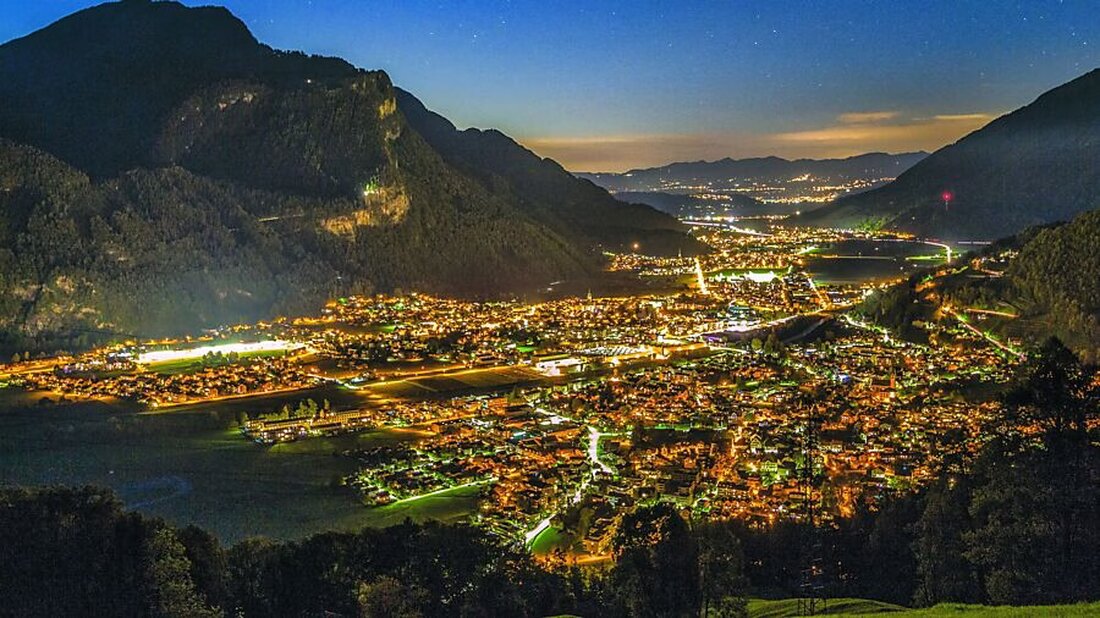 Am 1. Januar 2026 tritt die Neuordnung des Gemeinderechts im Kanton Glarus in Kraft, genehmigt von der Landsgemeinde 2025.