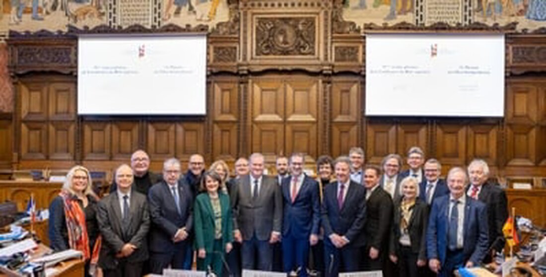 Die Oberrheinkonferenz 2025 bilanziert Erfolge in Umweltschutz, Verkehrsplanung und bilateralen Beziehungen. Präsidentschaft wechselt 2026.