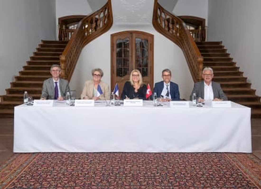 Basel-Stadt und Südelsass unterzeichnen Kooperationsvertrag zur Notfallversorgung Erwachsener im Universitätsspital Basel. Effiziente grenzüberschreitende medizinische Zusammenarbeit startet sofort.