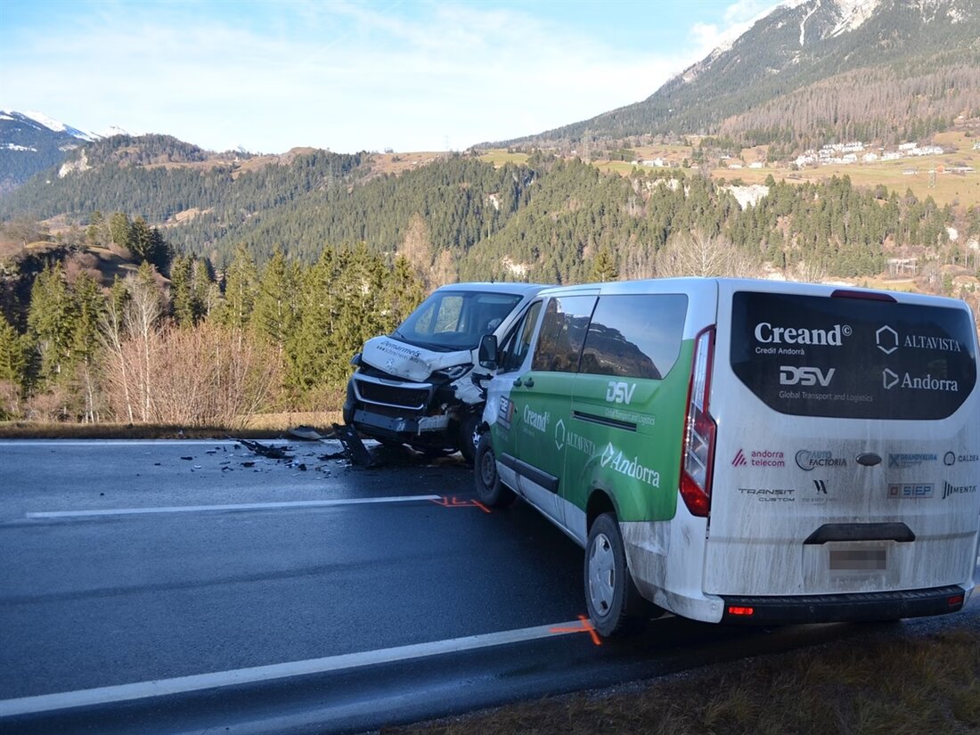 Am Montagnachmittag ereignete sich auf der N29 bei Tiefencastel ein Verkehrsunfall mit mehreren Fahrzeugen; ein Verletzter wurde ins Spital gebracht.