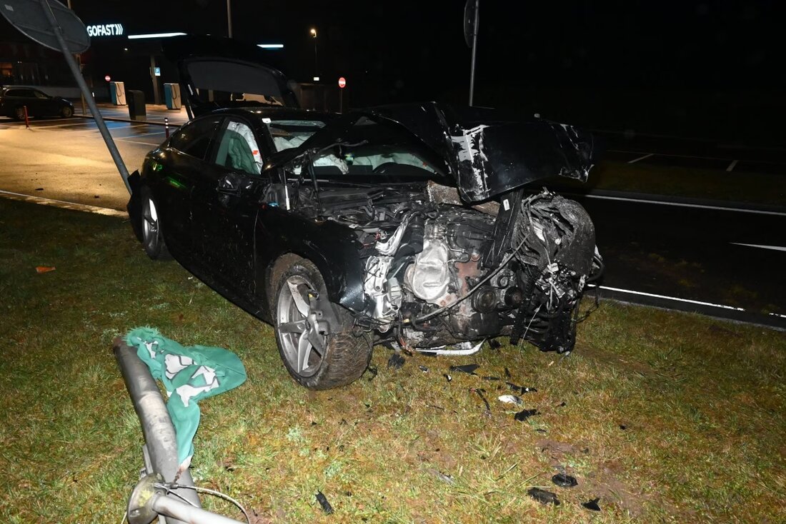 Ein 21-Jähriger verursachte auf der A1 bei Züberwangen einen Selbstunfall. Er wurde als fahrunfähig eingestuft.