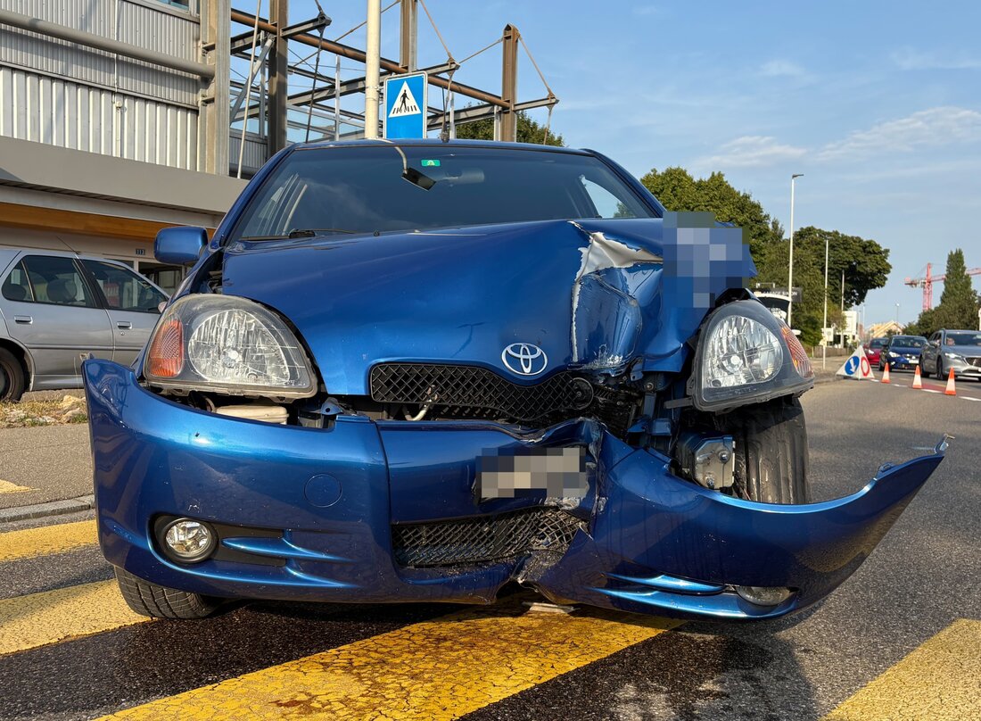 Ein 65-jähriger Autofahrer verunglückt in Kreuzlingen nach medizinischem Problem und wird ins Spital gebracht. Sachschaden mehrere tausend Franken.