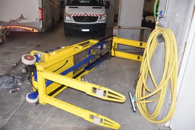 Jugendlicher bei Hochhubwagen-Unfall in Sur En schwer verletzt!