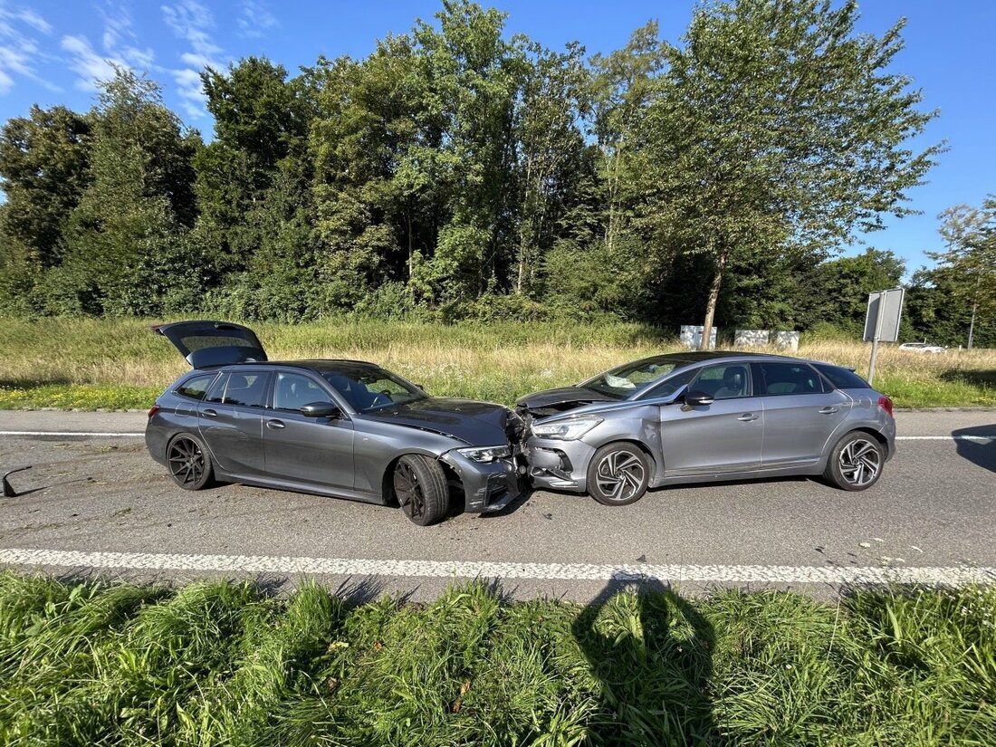 Eine Autofahrerin wurde durch ihr Kind abgelenkt, verursachte einen Unfall am A1-Anschluss Baden-West. Glücklicherweise blieben alle unverletzt.