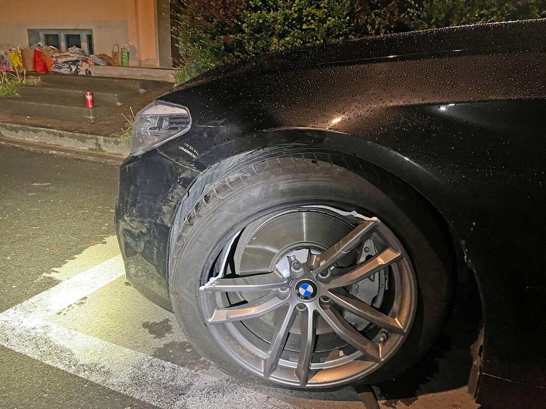 Ein alkoholisierter Fahrer prallte in Arbon gegen ein parkendes Auto und entfernte sich. Die Polizei fand ihn später.