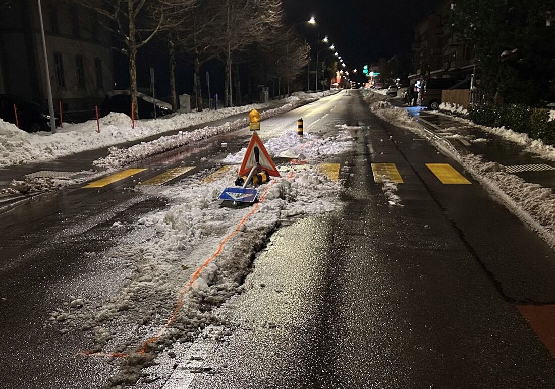 Ein Personenwagen kollidierte am 24. November in Herisau mit einem Inselschutzpfosten. Der Fahrer war alkoholisiert.