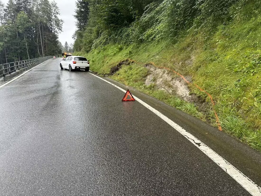 Am 16. September 2024 kam es in Reute zu einem Selbstunfall. Der Fahrer musste eine Atemalkoholprobe abgeben.