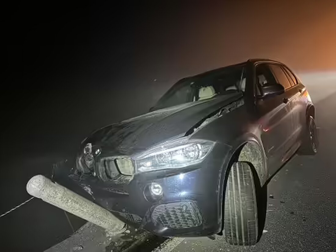 Ein 33-jähriger Autofahrer verursachte einen Selbstunfall unter Alkoholeinfluss in Enggenhütten. Sachschaden und Führerausweis entzogen.