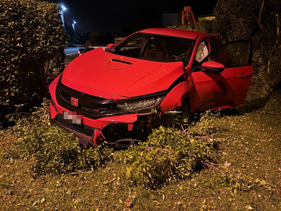 Alkoholisierter Fahrer ohne Führerausweis verunfallt in Horn: Selbstunfall mit hohem Sachschaden auf der Tübacherstrasse.