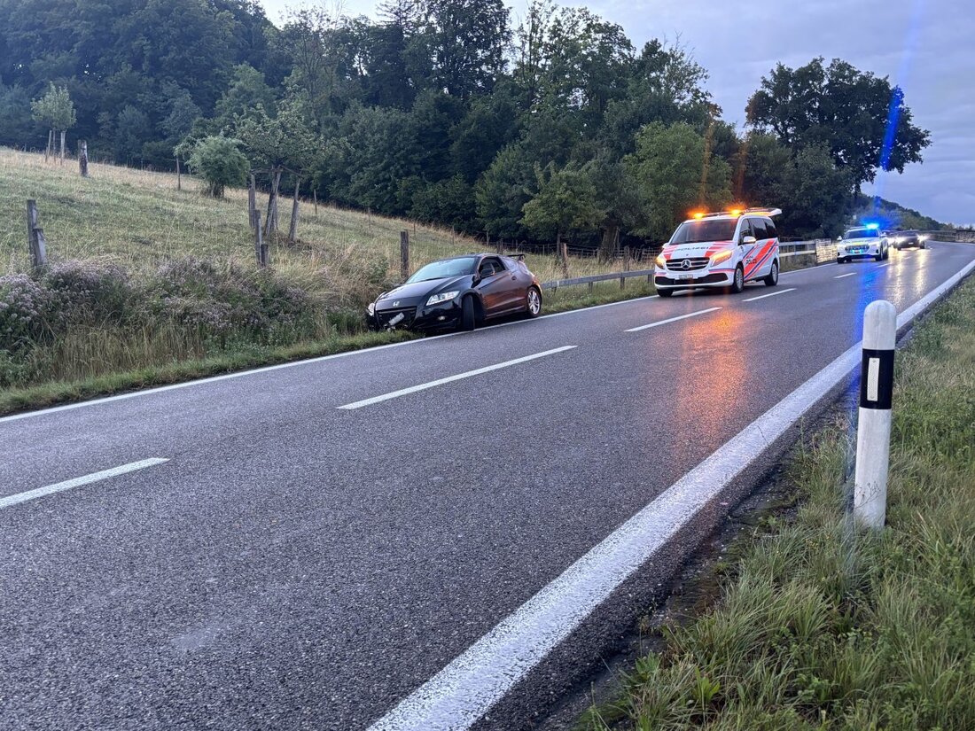 Ein stark alkoholisierten Autofahrer verunfallte in Zufikon, ohne Führerausweis. Glücklicherweise blieben alle unverletzt.