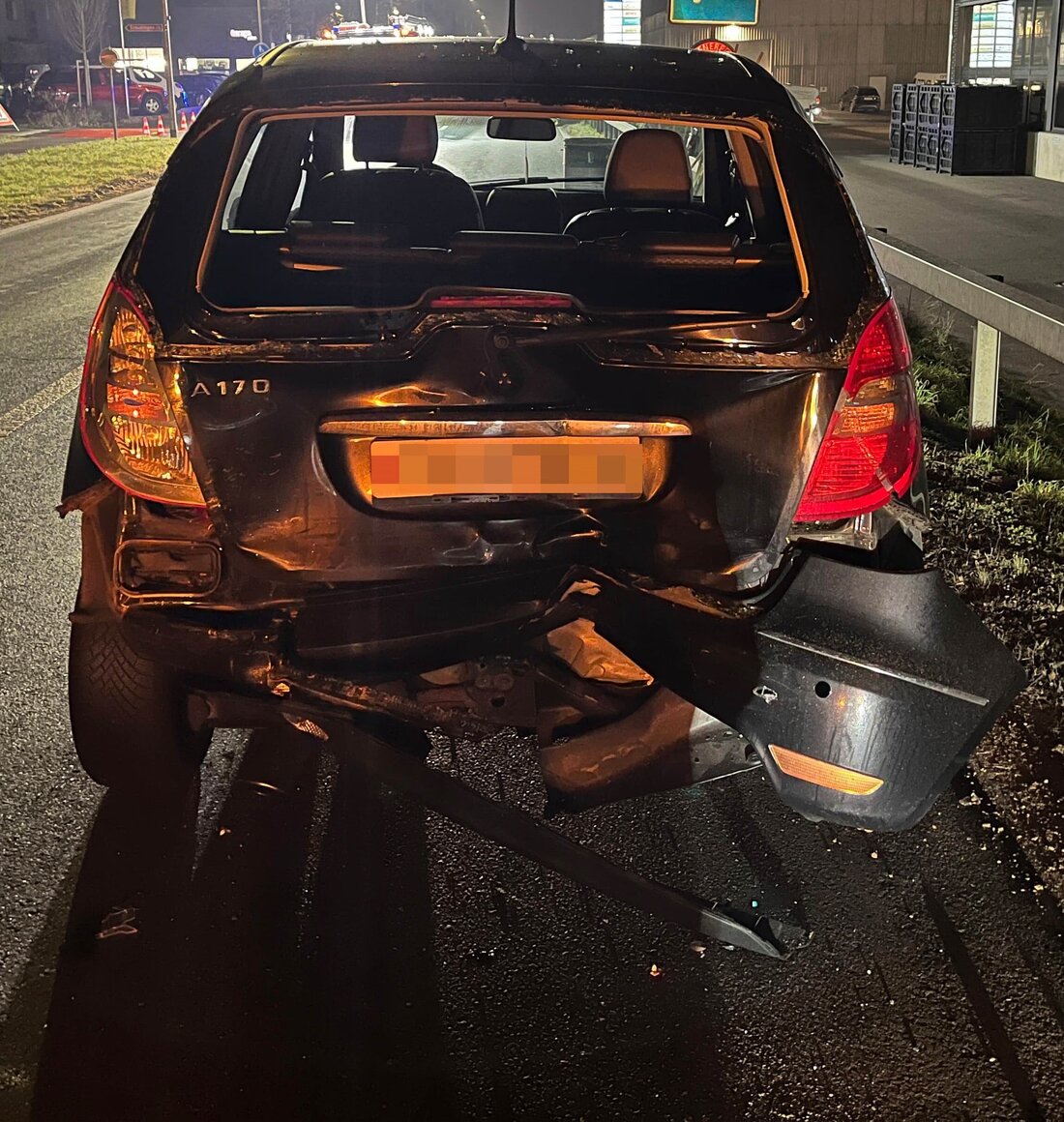 Am Mittwochabend verletzten drei Personen bei einem Auffahrunfall in Tägerwilen mehrere tausend Franken Sachschaden.