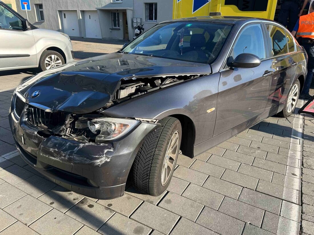 Am Freitag kam es auf der Toggenburgerstrasse in Wil zu einer Auffahrkollision, bei der eine 19-jährige Frau leicht verletzt wurde.