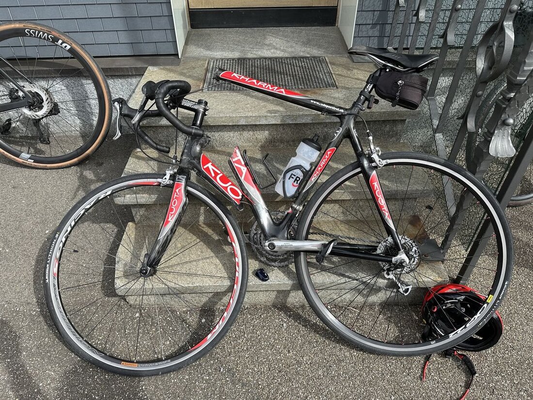 Am 22. März 2025 kollidierte in Speicher ein Auto mit einem Rennfahrrad. Der Radfahrer erlitt Verletzungen und wurde ins Krankenhaus gebracht.