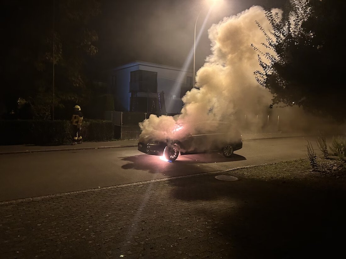 Am Mittwochabend geriet ein Auto in St. Margrethen in Brand. Ein technischer Defekt könnte die Brandursache gewesen sein.