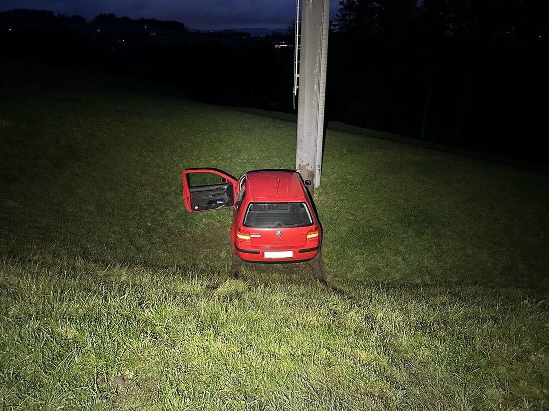 Ein 61-jähriger Autofahrer verunfallte am 18. November 2024 in Schachen und kollidierte mit einem Strommasten. Verletzungen und Sachschaden entstanden.