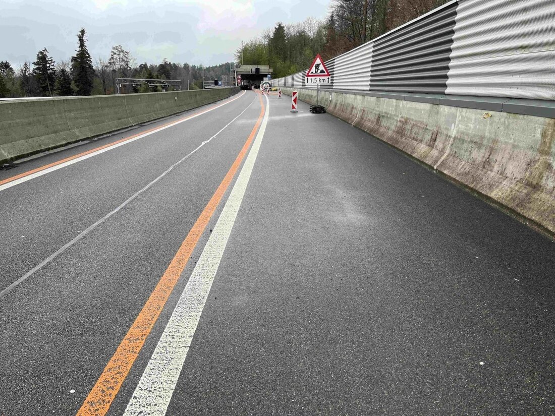 Am Donnerstag, 17.04.2025, ereignete sich ein Selbstunfall auf der A1 bei St.Gallen. Eine 51-jährige Frau wurde verletzt.