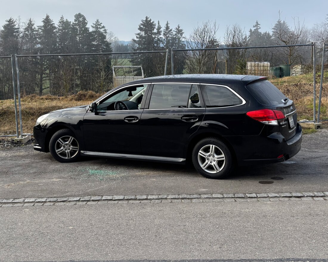 In Egnach wurden in der Nacht auf Dienstag mehrere Autos durch Einschlagen von Scheiben aufgebrochen. Die Polizei sucht Zeugen.