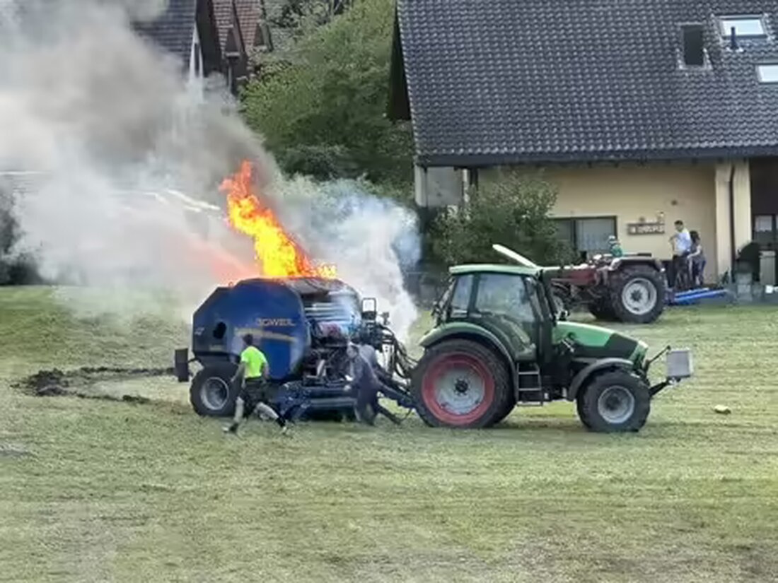 Ein Brand an einer Rundballenpresse in Eggerstanden verursachte am 30. Mai 2023 einen Sachschaden von 80'000 Franken.