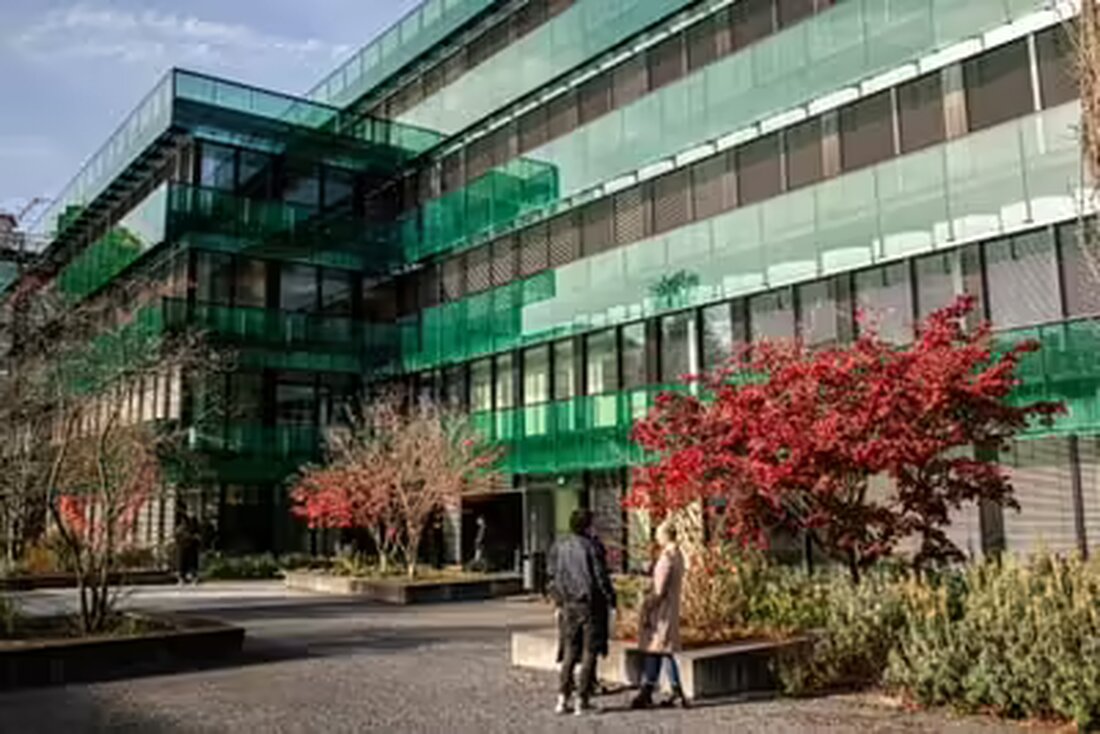 Ab Schuljahr 2025/26 startet die neue Sekundarschule an der Gartenstrasse in Basel, um Schulplatzbedarf zu decken.
