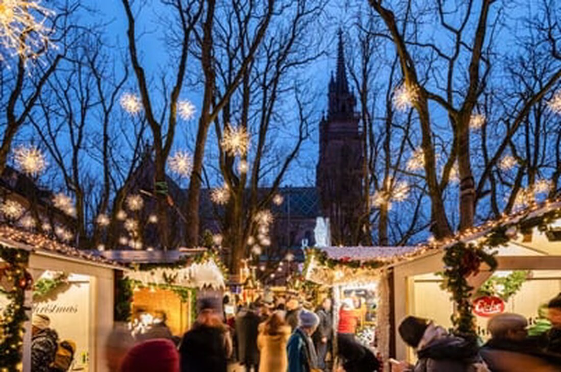Der Basler Weihnachtsmarkt verzeichnete über eine Million Besucher und endet heute. Zufriedenheit bei Händlern und Gästen.