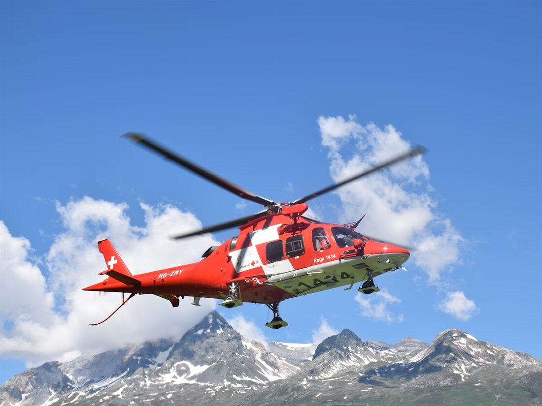 Am Pizzo Badile stürzt ein 49-jähriger Bergsteiger aus Tschechien während des Abstiegs tödlich ab. Die Behörden ermitteln.