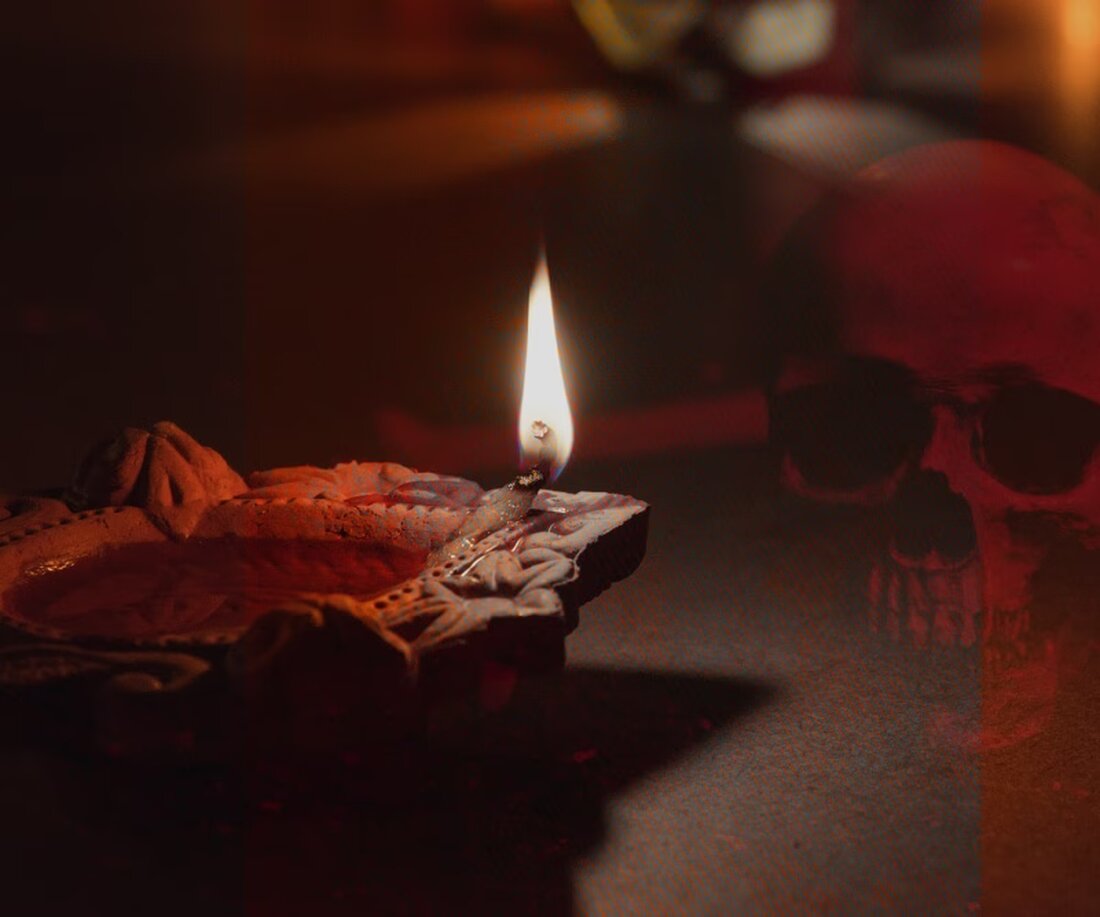 Freiburg: Kantonspolizei deckt Betrugsring von "Marabout"-Heilern auf, die mit falschen Versprechen über 400'000 CHF erbeutet haben.