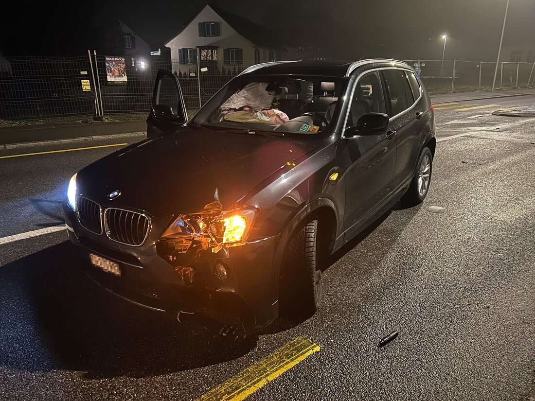 Eine alkoholisierte Autofahrerin verunfallte in Romanshorn und verletzte sich leicht. Kantonspolizei klärt die Hintergründe.