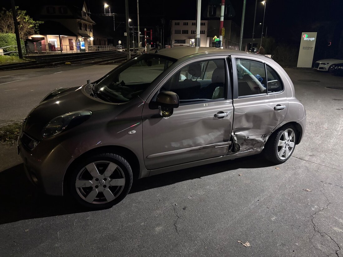 In Märwil kollidierte eine alkoholisierte Fahrerin am Sonntagabend mit einem Auto. Verletzt wurde niemand, jedoch entstand erheblicher Sachschaden.