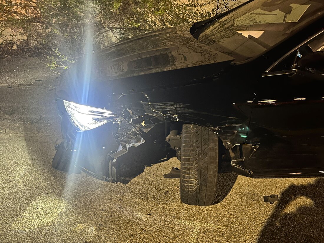 Alkoholisierter Autofahrer kollidiert in Horn mit Gegenfahrzeug. Sachschaden und Führerausweisentzug, aber keine Verletzten.