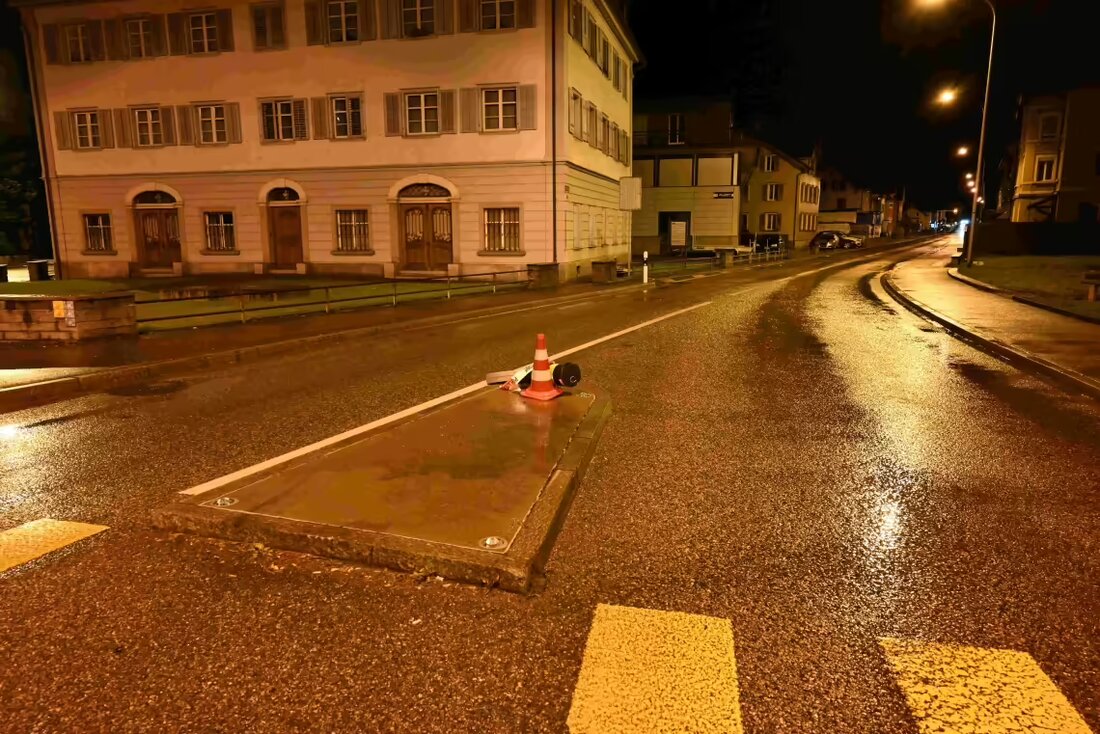 Am Donnerstagabend in Gossau verursachte ein alkoholisiert fahrender 29-Jähriger einen Selbstunfall und flüchtete von der Unfallstelle.