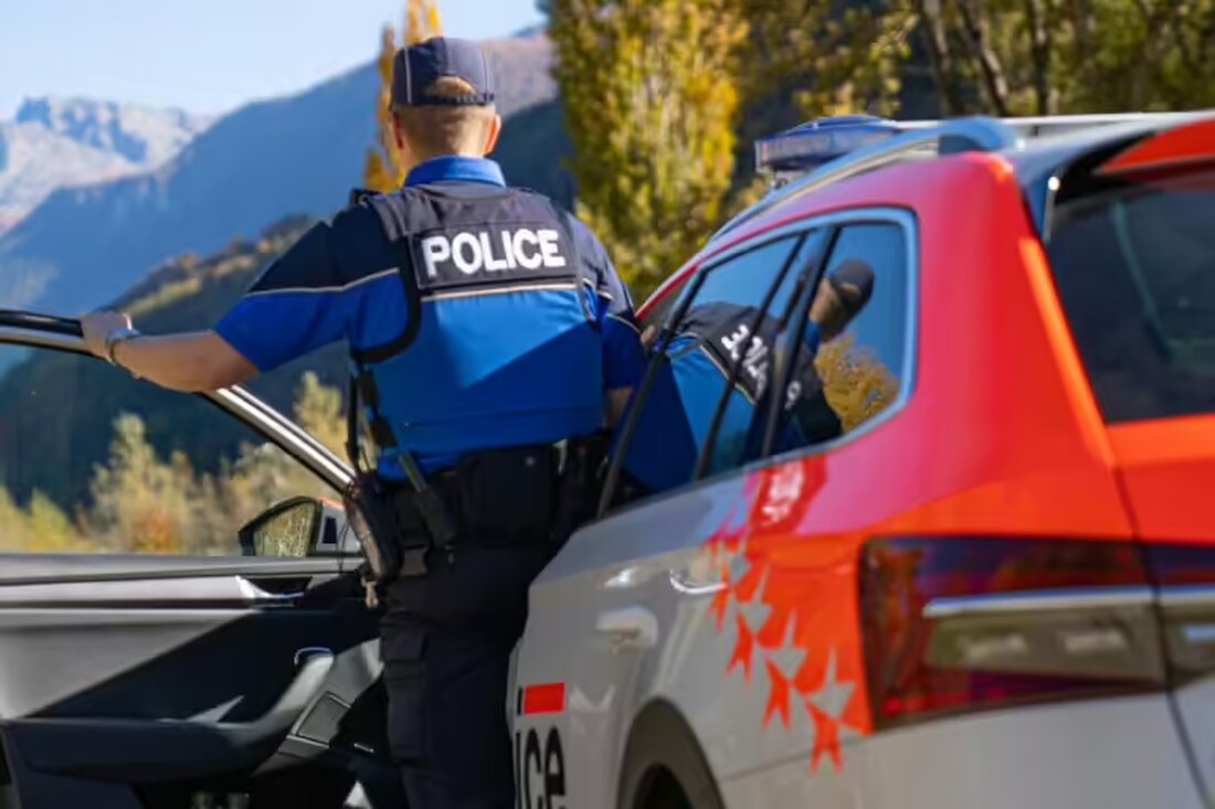 In Conthey verletzte ein 40-jähriger Mann im Restaurant einen 32-jährigen Kollegen mit einer Stichwaffe. Staatsanwaltschaft ermittelt.