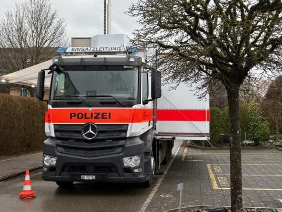 In Fehraltorf verletzten sich ein 64-jähriger Mann und sein 30-jähriger Sohn bei einem Streit. Polizei klärt Motive.