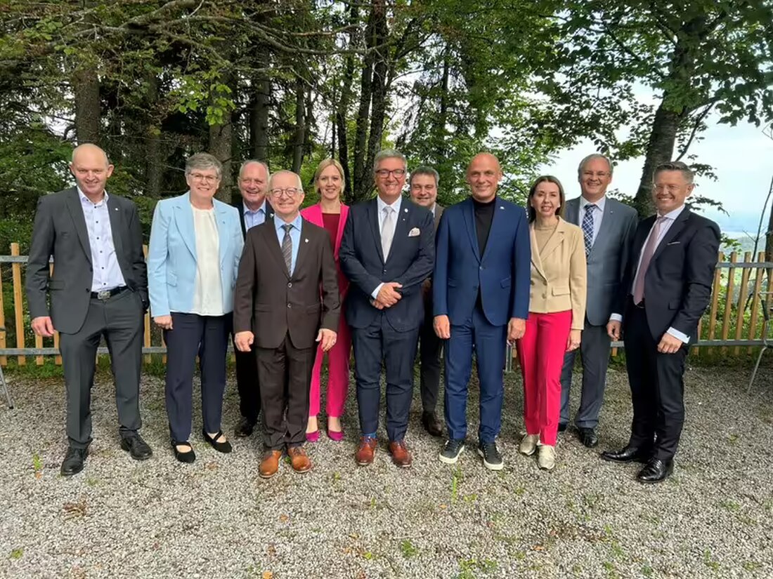 Am 7. Juni 2024 tagte die IPBK in Oberegg, um wichtige Themen und Anträge zur regionalen Zusammenarbeit zu besprechen.