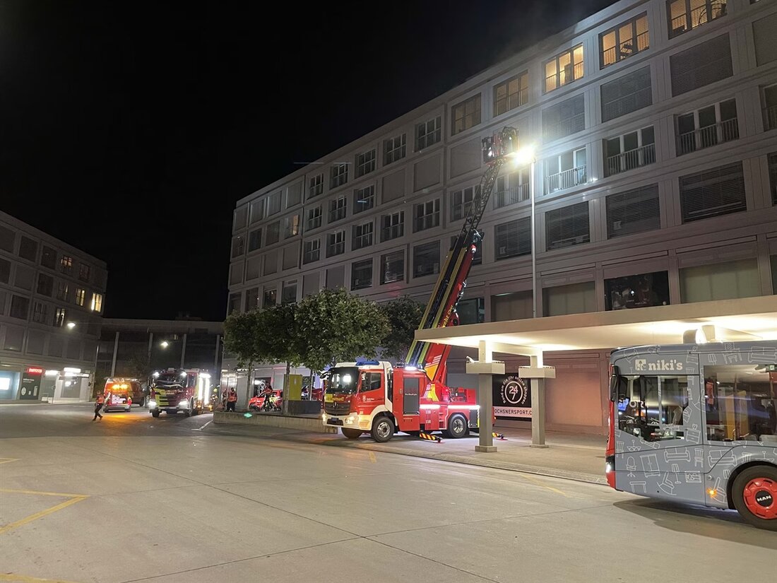 In Chur kam es am Freitagabend zu einem Brand in einem Gewerbegebäude. Feuerwehr verhinderte Schlimmeres, Ermittlungen laufen.