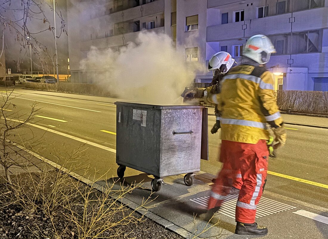 Unbekannte setzten in Frauenfeld mehrere Gegenstände in Brand. Kantonspolizei Thurgau sucht Zeugen. Hinweise erbeten!
