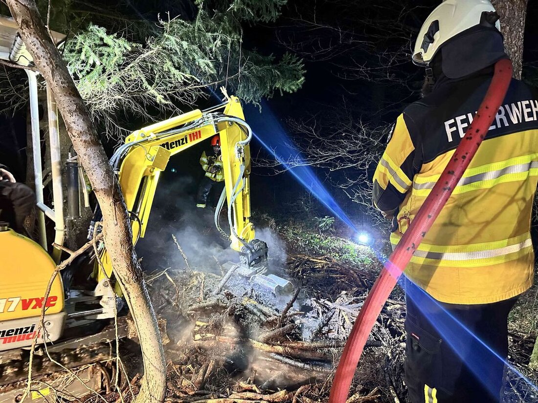 In Heiden brach in der Nacht auf den 30. Januar 2025 ein Brand in einem Asthaufen aus. Feuerwehr löschte schnell, geringer Sachschaden.