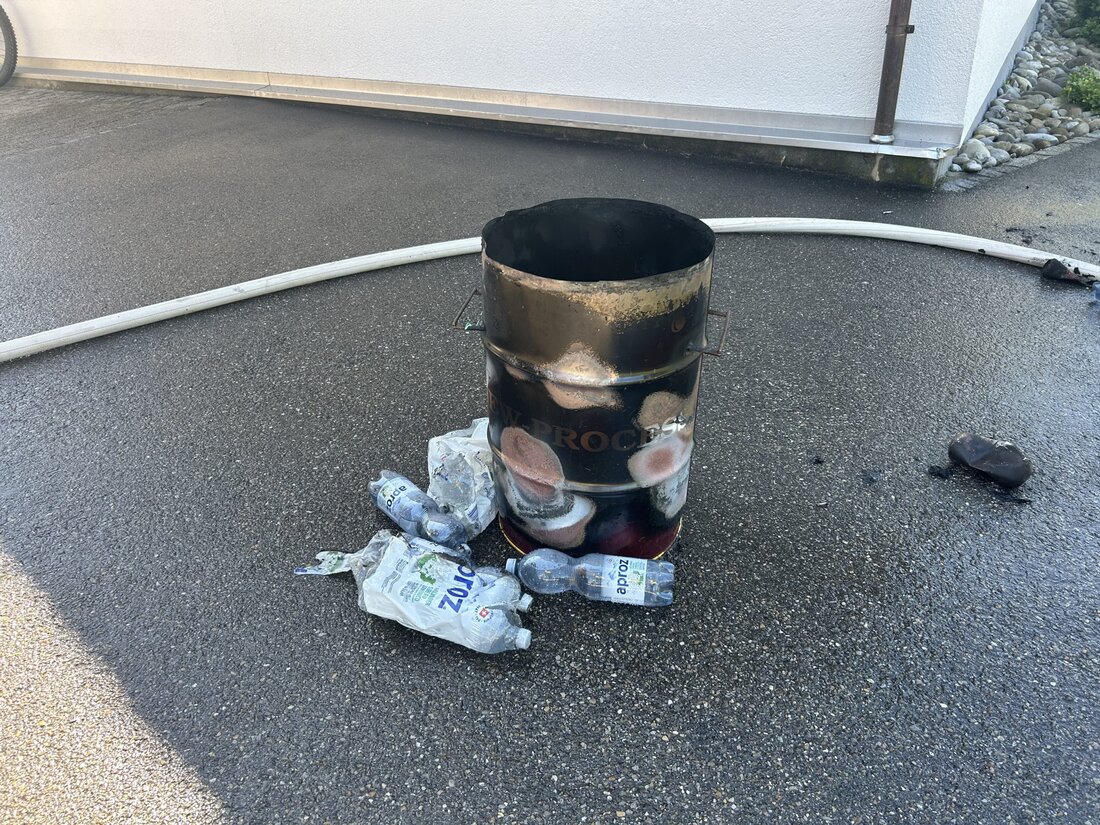 Ein brennender Akku in Oberwangen führte zu einem schnellen Feuerwehreinsatz. Verletzt wurde niemand, geringer Sachschaden entstand.