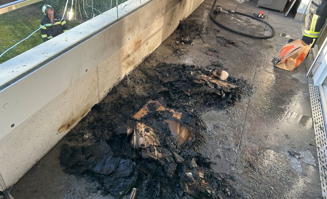 In Bürglen brach am Mittwoch ein Balkonbrand aus, verursacht durch unsachgemäße Entsorgung von Raucherwaren. Sachschaden: mehrere tausend Franken.