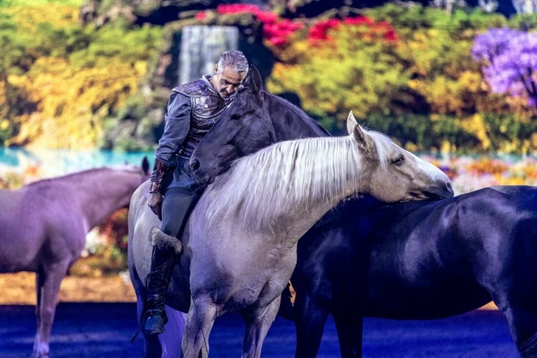 CAVALLUNA feiert mit "Tor zur Anderswelt" den Start einer neuen Europa-Tournee und begeistert am Wochenende in Riesa.