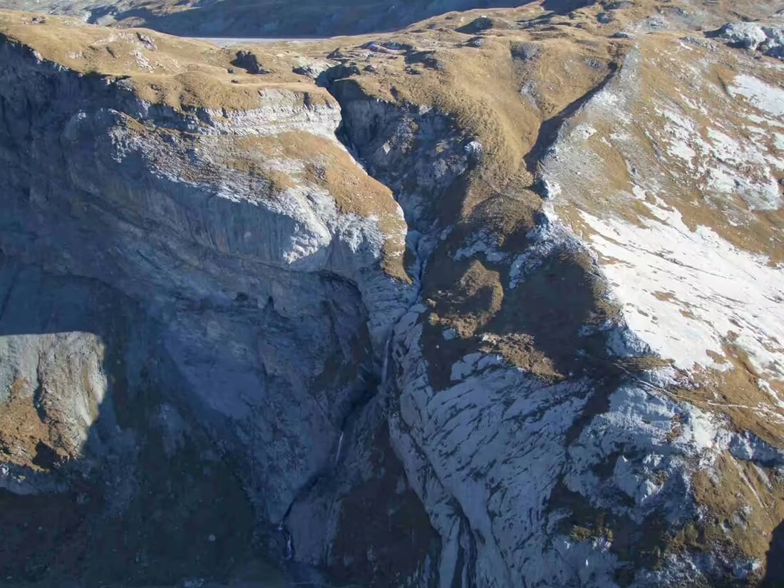 Am Freitagmorgen verunglückte ein 28-jähriger Italiener tödlich beim Canyoning oberhalb von Flims. Rettungskräfte im Einsatz.