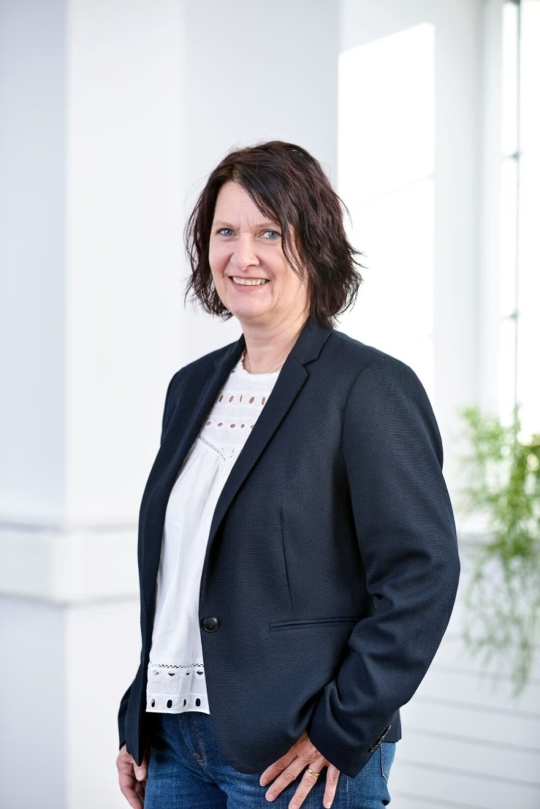 Christine Meuwly wird zur ersten Kantonspflegefachperson des Kantons Freiburg ernannt, um aktuelle Herausforderungen im Gesundheitswesen anzugehen.