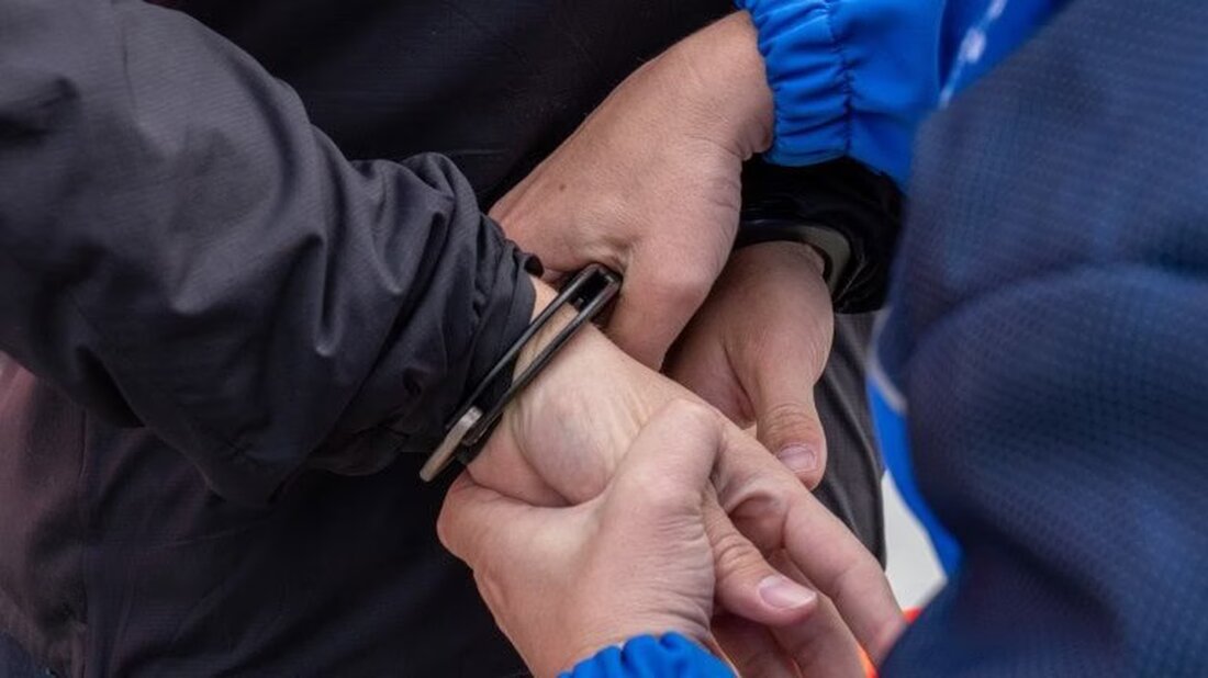 Am Sonntagmorgen alarmierte das Gefängnis Sitten die Polizei wegen eines Fluchtversuchs. Drei Häftlinge wurden festgenommen.