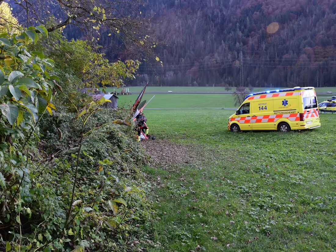 Deltasegler in Schiers abgestürzt: 62-Jähriger verletzt. Rettungskräfte schnell vor Ort, Ermittlungen eingeleitet.