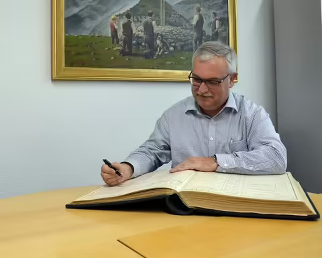 Die Digitalisierung des Grundbuchs in Appenzell schreitet voran: Neue Leitung, personelle Wechsel und bevorstehende elektronische Einführung.