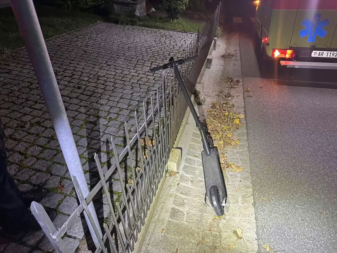 In Heiden stürzt ein 51-Jähriger mit Elektroscooter und erleidet Kopfverletzungen. Alkoholsymptome werden festgestellt.