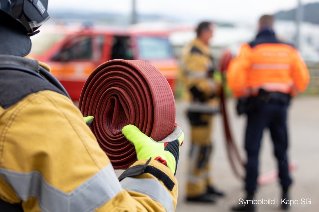 Am 29.07.2025 kam es auf der A13 bei Widnau zu einem Fahrzeugbrand, der rechtzeitig gelöscht wurde. Totalschaden am Auto.