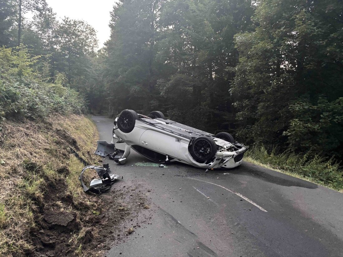 Bei einem Selbstunfall in Zofingen überschlug sich ein Fahrzeug auf der Bottensteinerstrasse. Der Fahrer blieb unverletzt.